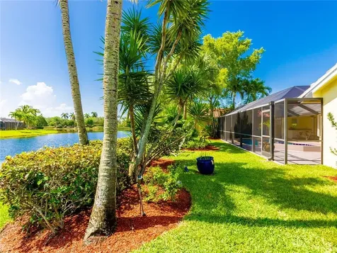 1230 Fairfax Court Weston FL 33326