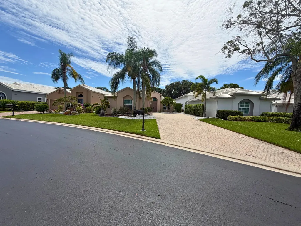 6429 Three Lakes Boynton Beach FL 33437