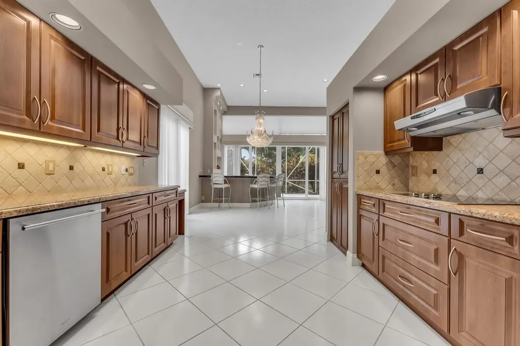 6429 Three Lakes Boynton Beach FL 33437