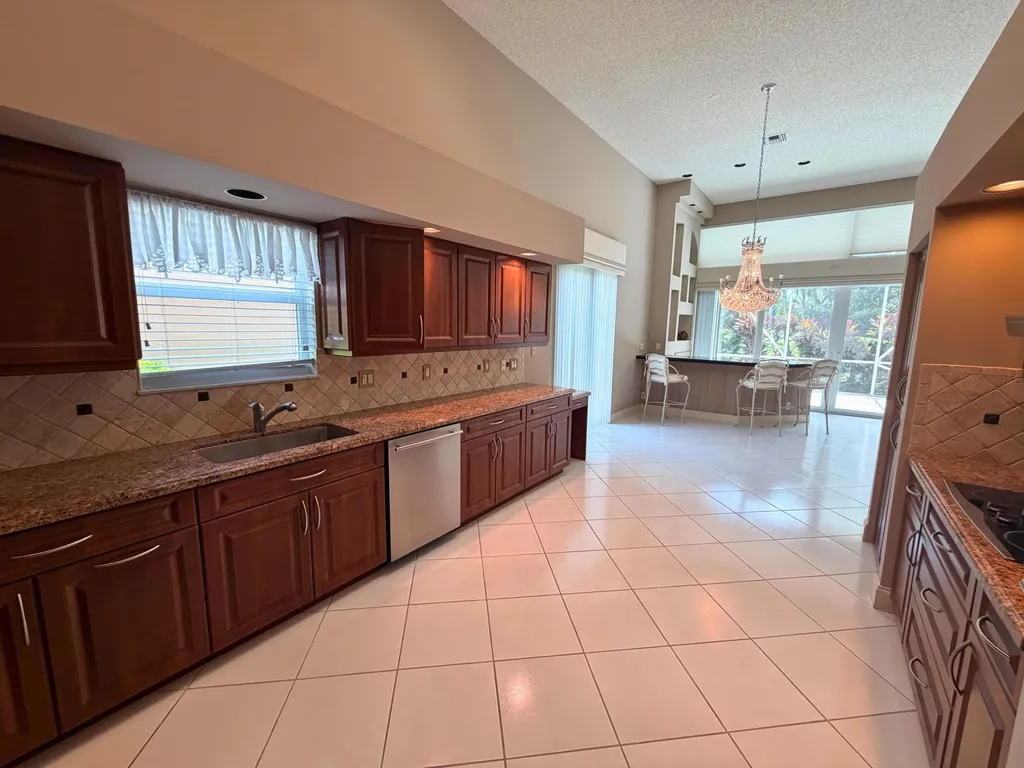 6429 Three Lakes Boynton Beach FL 33437