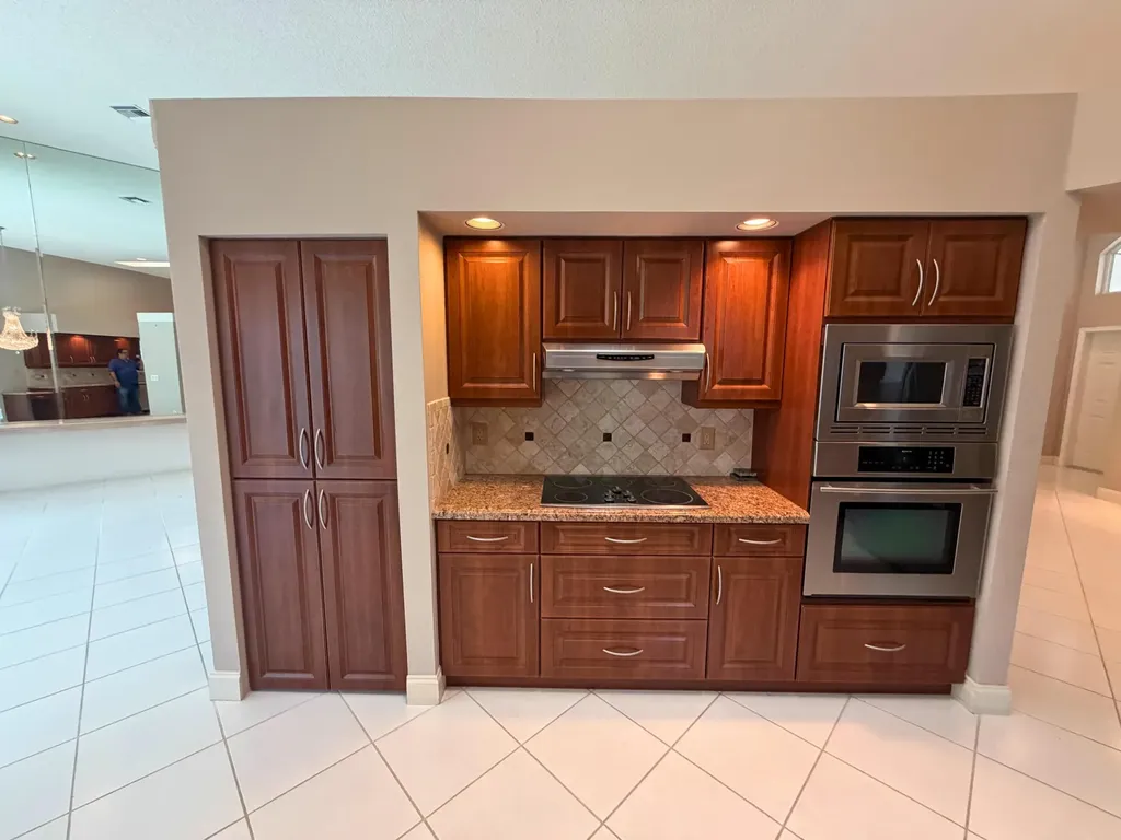 6429 Three Lakes Boynton Beach FL 33437