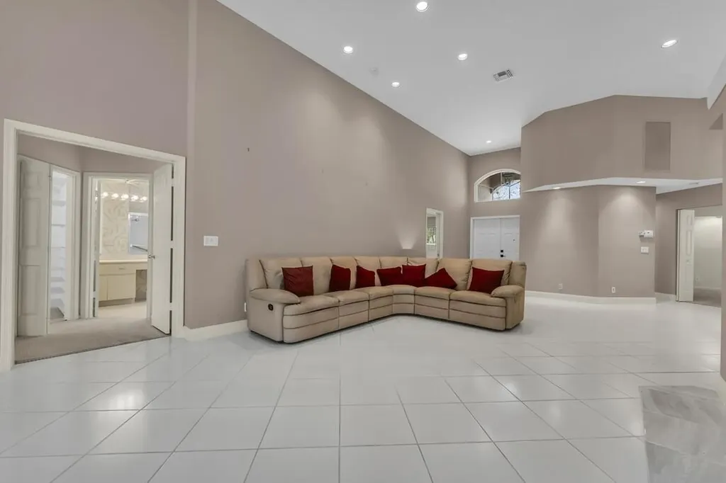 6429 Three Lakes Boynton Beach FL 33437
