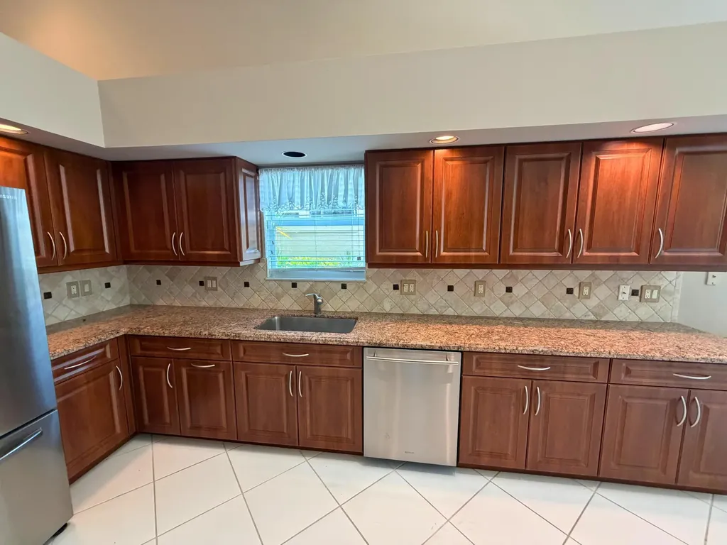 6429 Three Lakes Boynton Beach FL 33437