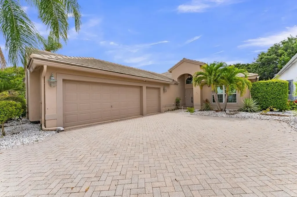 6429 Three Lakes Boynton Beach FL 33437