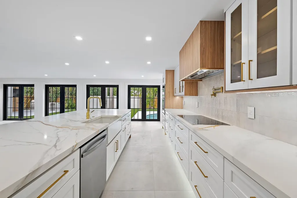391 W Riverside Drive Tequesta FL 33469