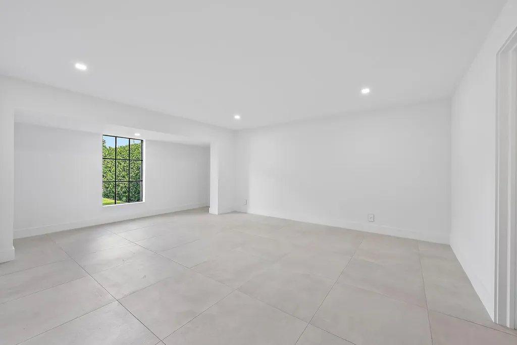 391 W Riverside Drive Tequesta FL 33469