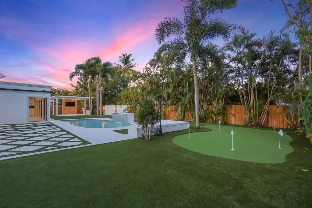 391 W Riverside Drive Tequesta FL 33469
