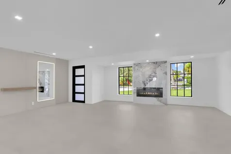 391 W Riverside Drive Tequesta FL 33469
