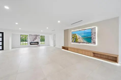391 W Riverside Drive Tequesta FL 33469