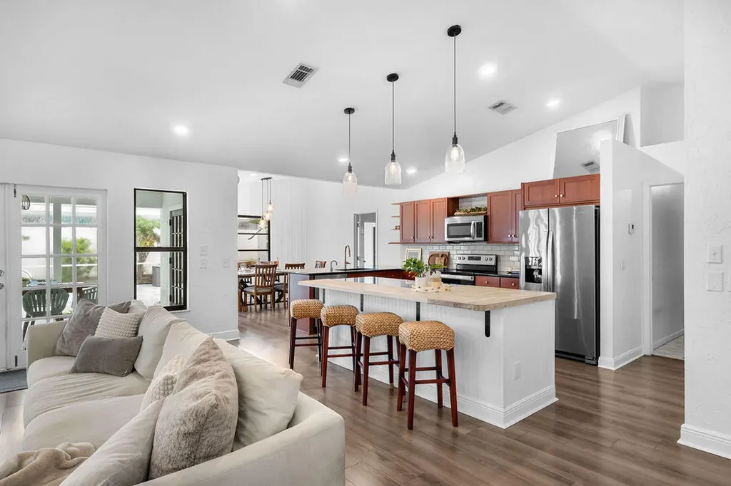 5068 SE Major Way Stuart FL 34997