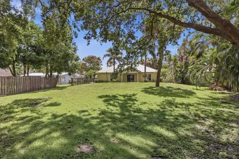 5802 SE Wesley Avenue Stuart FL 34997