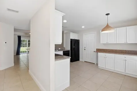 5802 SE Wesley Avenue Stuart FL 34997