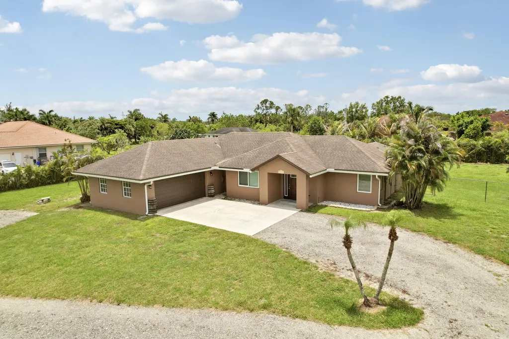 12628 N 70th Place Place N The Acreage FL 33412
