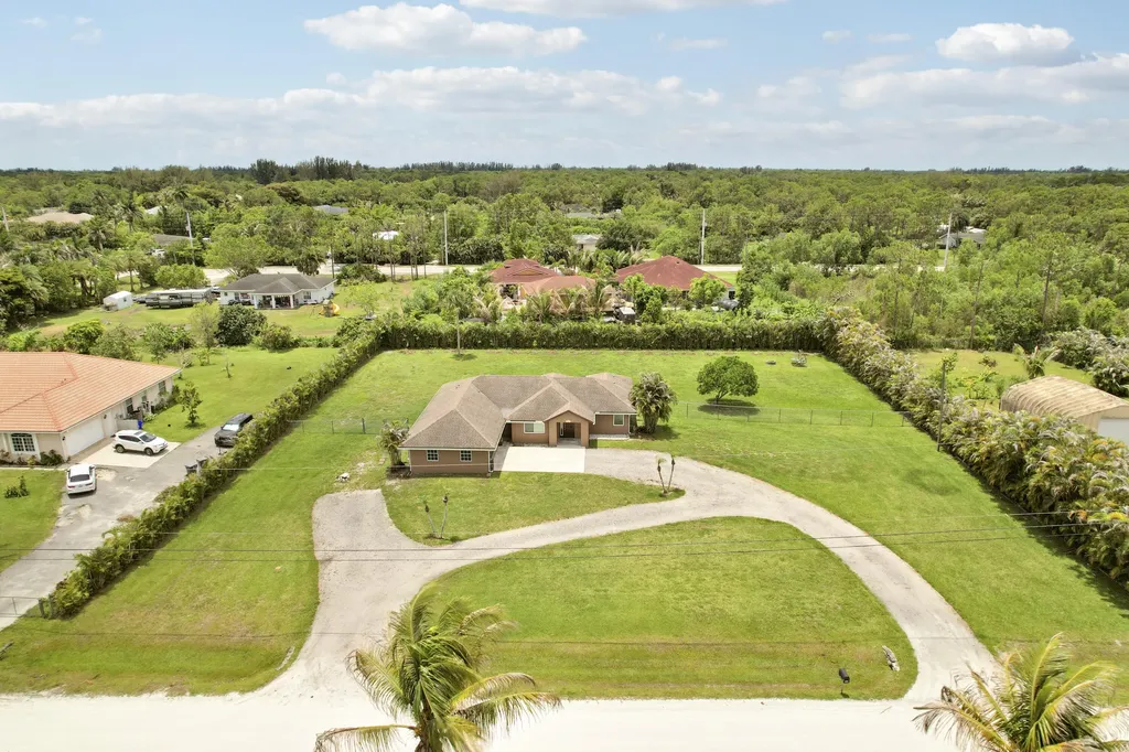 12628 N 70th Place Place N The Acreage FL 33412