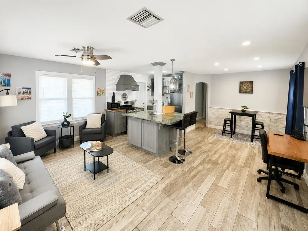 322 S L Street Lake Worth Beach FL 33460