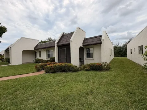 182 Lake Susan Lane West Palm Beach FL 33411