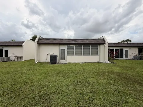 182 Lake Susan Lane West Palm Beach FL 33411