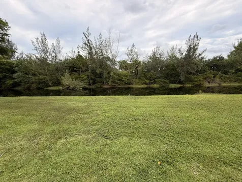 182 Lake Susan Lane West Palm Beach FL 33411