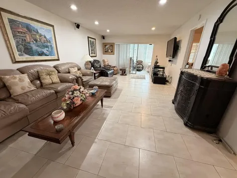 182 Lake Susan Lane West Palm Beach FL 33411