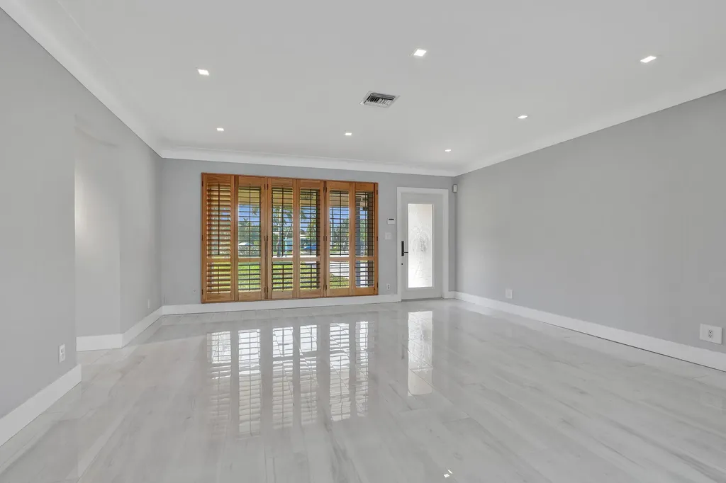 271 SE 5th Terrace Pompano Beach FL 33060