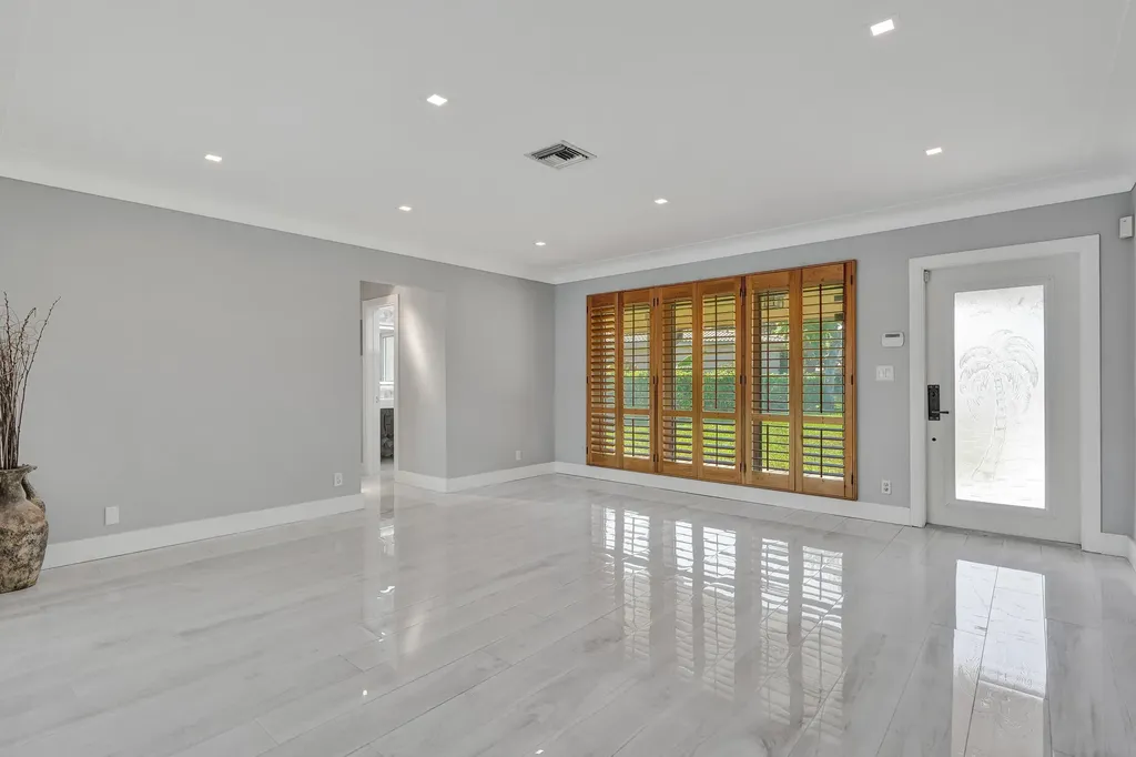 271 SE 5th Terrace Pompano Beach FL 33060