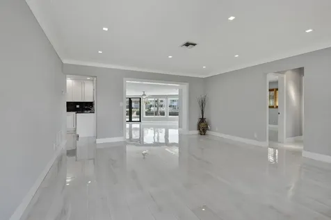 271 SE 5th Terrace Pompano Beach FL 33060