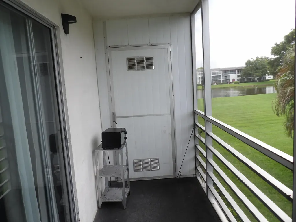 195 Fanshaw Way E Boca Raton FL 33434