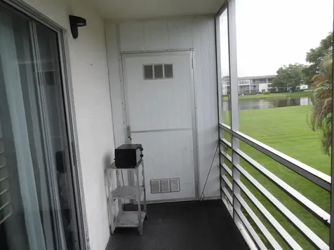 195 Fanshaw Way E Boca Raton FL 33434