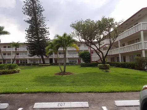 195 Fanshaw Way E Boca Raton FL 33434