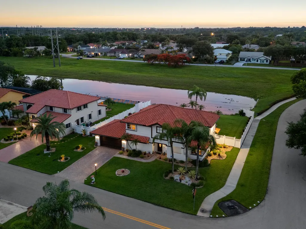 6431 Olde Moat Way Davie FL 33331