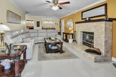 6431 Olde Moat Way Davie FL 33331