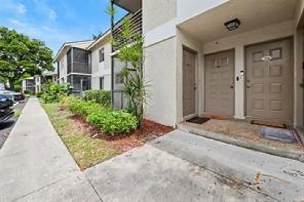 504 Gardens Drive Pompano Beach FL 33069