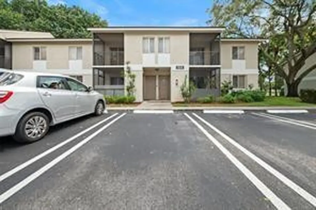 504 Gardens Drive Pompano Beach FL 33069