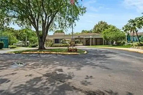 504 Gardens Drive Pompano Beach FL 33069
