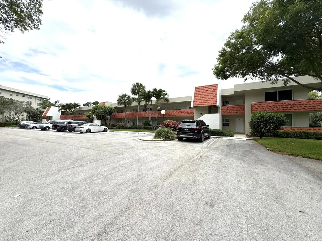 907 Cypress Terrace Pompano Beach FL 33069