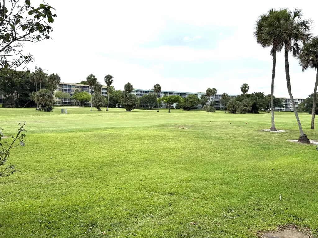 907 Cypress Terrace Pompano Beach FL 33069