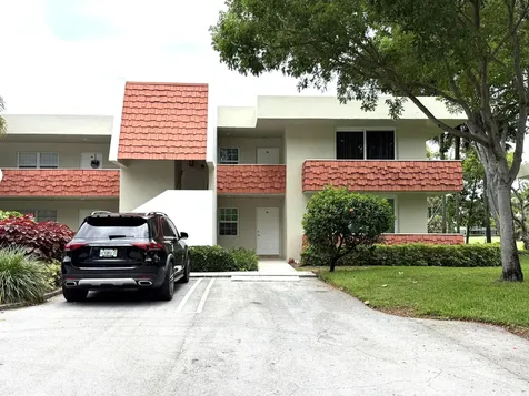 907 Cypress Terrace Pompano Beach FL 33069