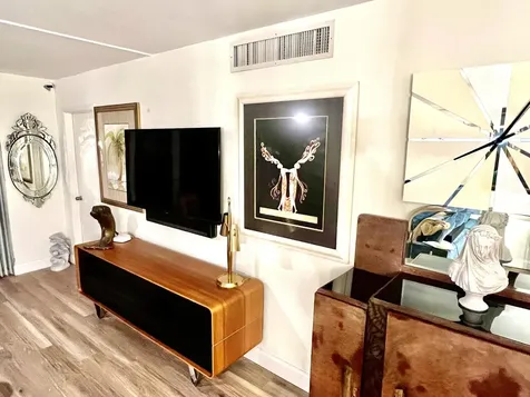 907 Cypress Terrace Pompano Beach FL 33069
