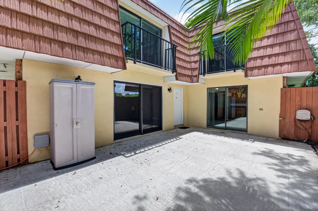 1565 Augusta Circle Delray Beach FL 33445