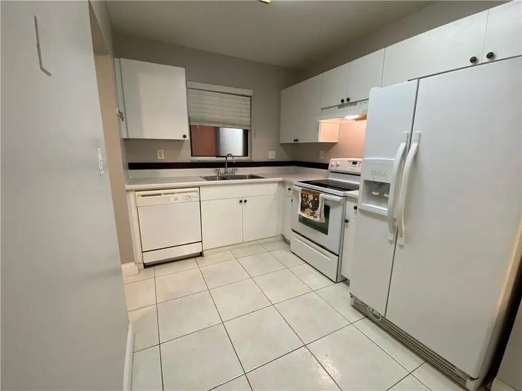 2967 Riverside Drive Coral Springs FL 33065