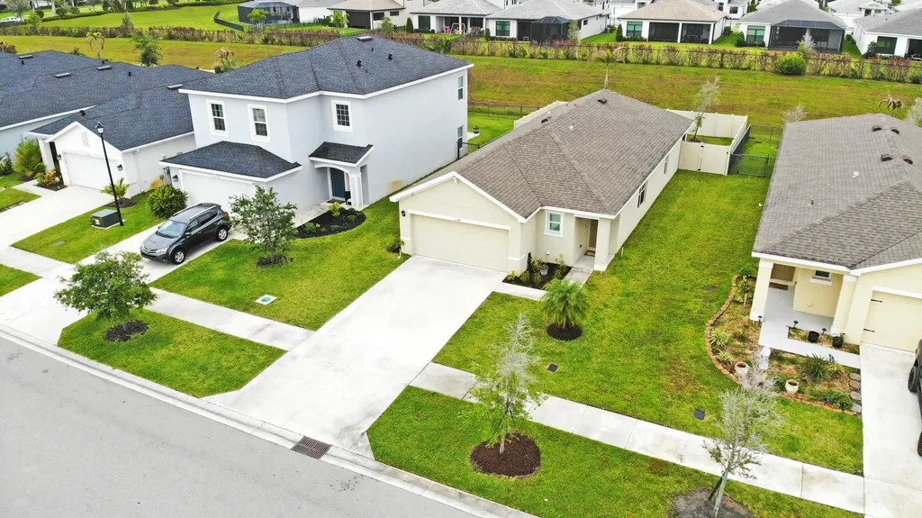11044 SW Vasari Way Port St Lucie FL 34987