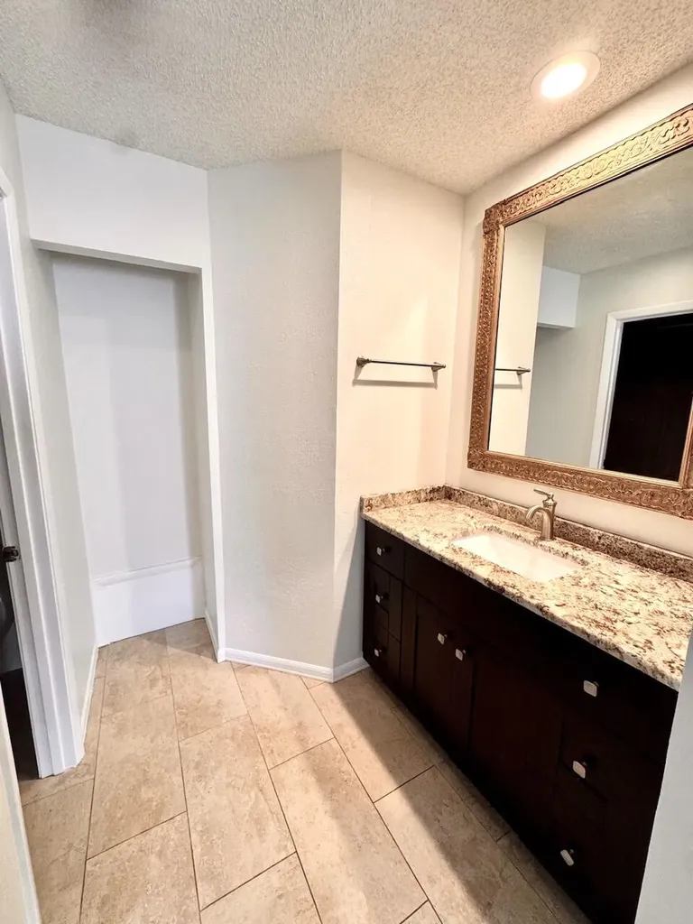1914 Bayshore Court Safety Harbor FL 34695