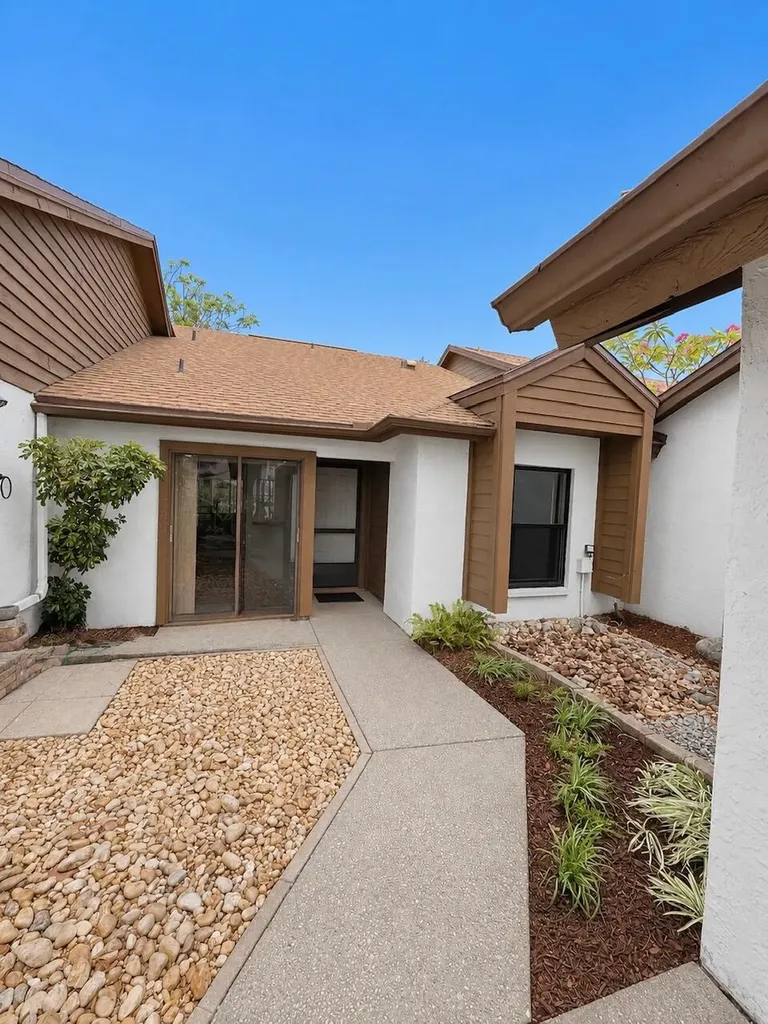 1914 Bayshore Court Safety Harbor FL 34695