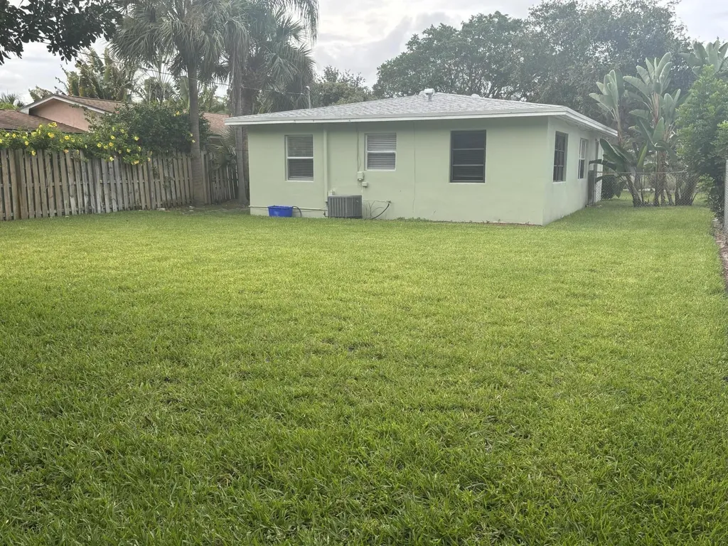 218 Seville Road West Palm Beach FL 33405