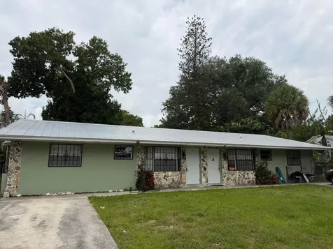 507 S 10th Street Fort Pierce FL 34950