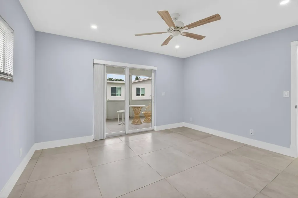 6049 Vía Diana Delray Beach FL 33484