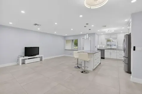 6049 Vía Diana Delray Beach FL 33484