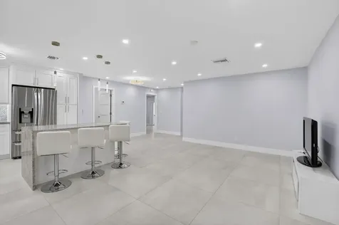 6049 Vía Diana Delray Beach FL 33484