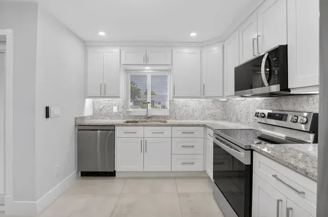 6049 Vía Diana Delray Beach FL 33484