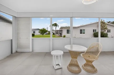 6049 Vía Diana Delray Beach FL 33484